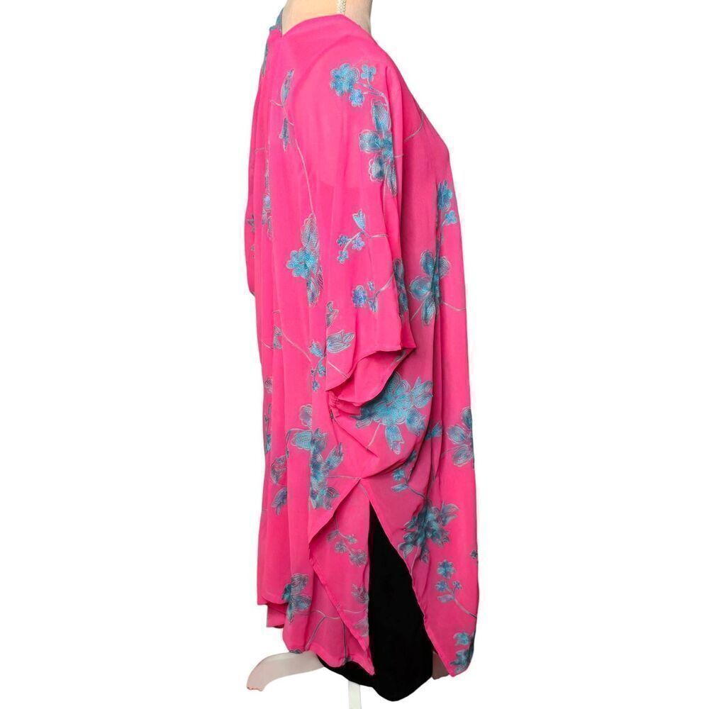 Gianni Bini Embroidered Kimono